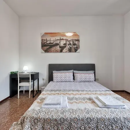 Πανσιόν Cozy In With Free Parking