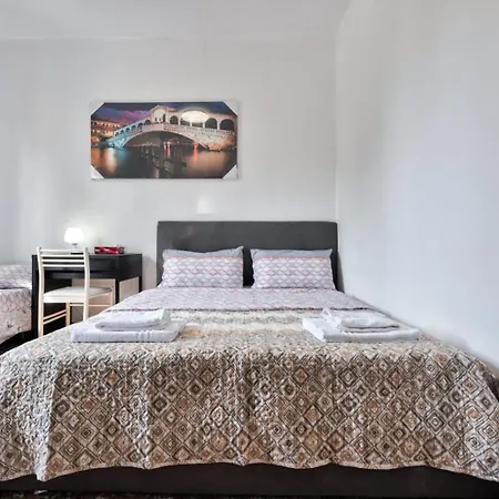 Cozy In With Free Parking Pensjonat *