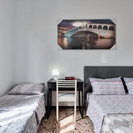 Cozy In With Free Parking Pensjonat Wenecja