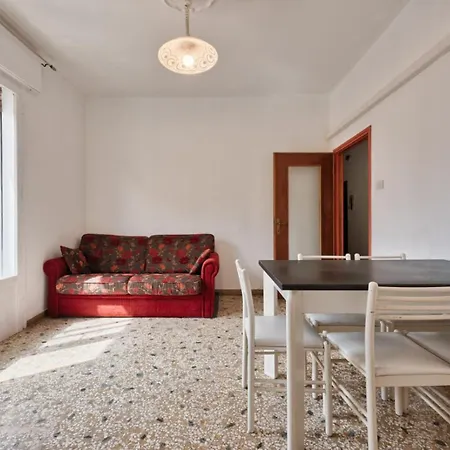 Cozy In With Free Parking Πανσιόν 3*