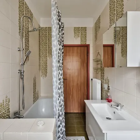 Πανσιόν Cozy In With Free Parking 3*