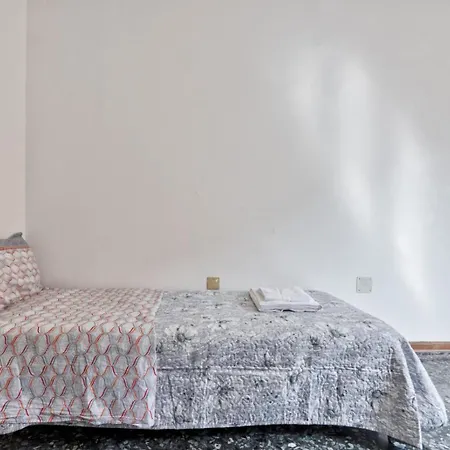 Casa de hóspedes Cozy In With Free Parking Veneza